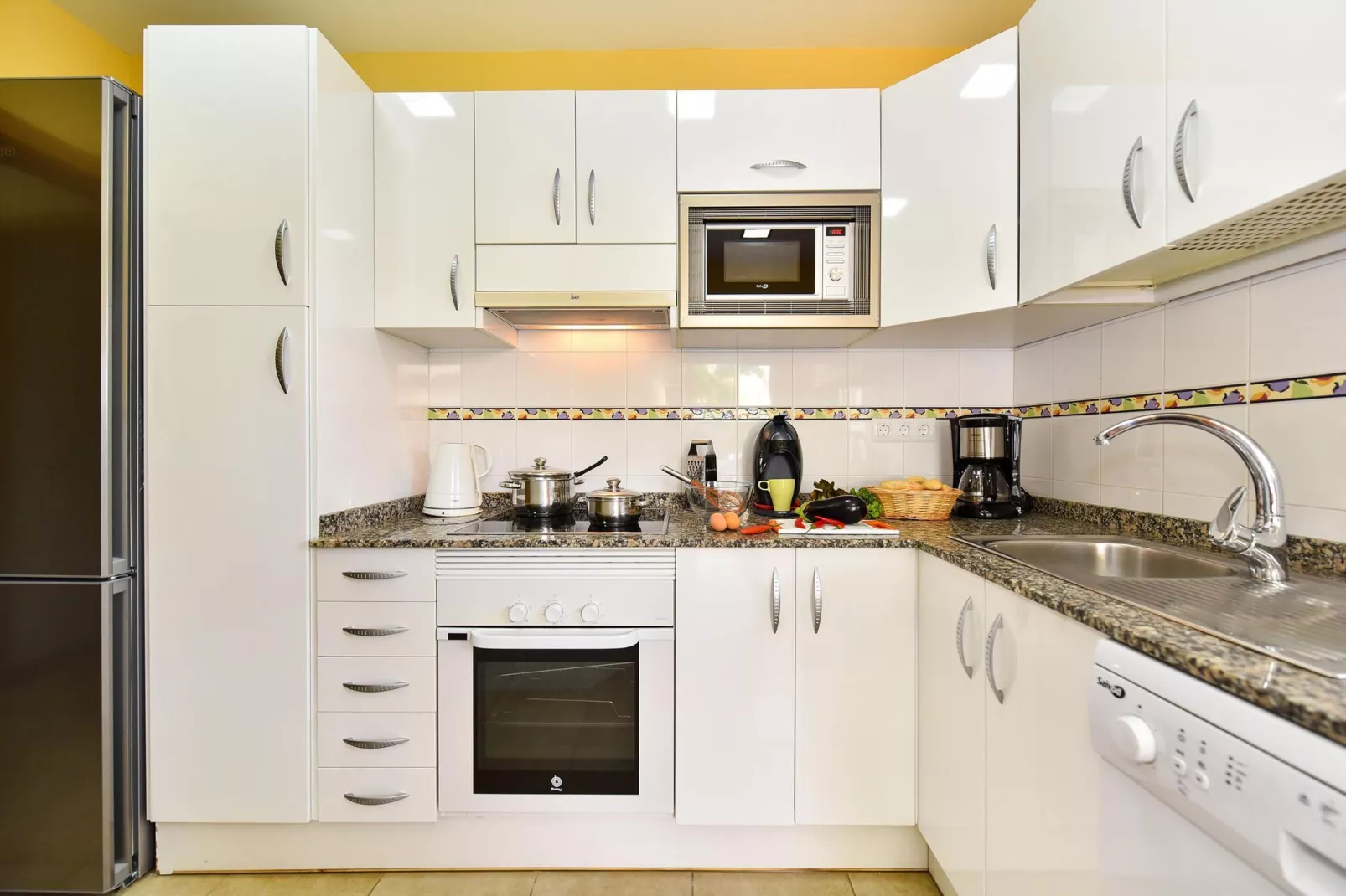 Beach House Adelfas-Cuisine