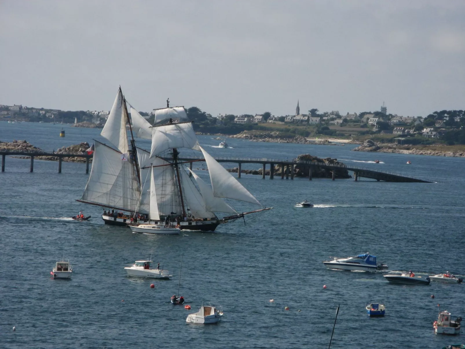 "Ty Saoson" mit Blick auf das Wasser-Dehors