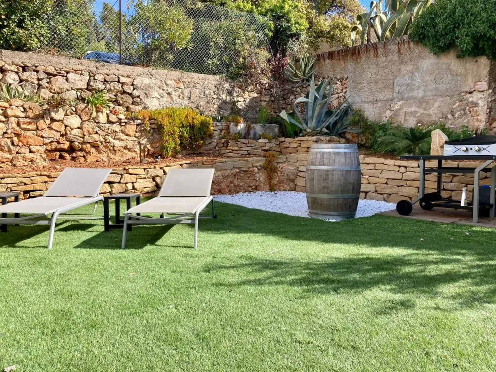 Cosy T3 with intimist garden-Outside