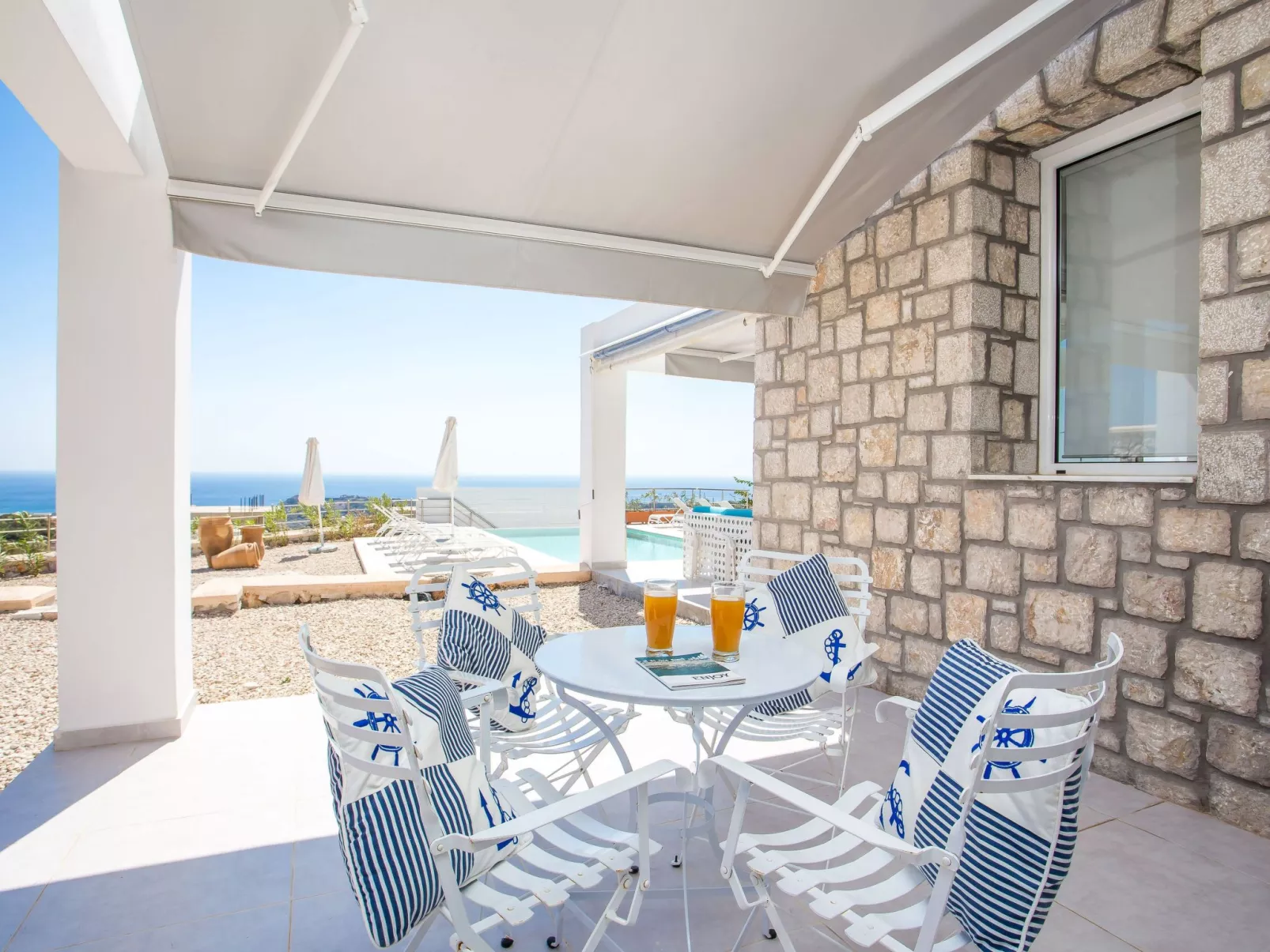 Luxuriöse Privatvilla mit 4 Schlafzimmern und privatem Pool-Image-tags.info