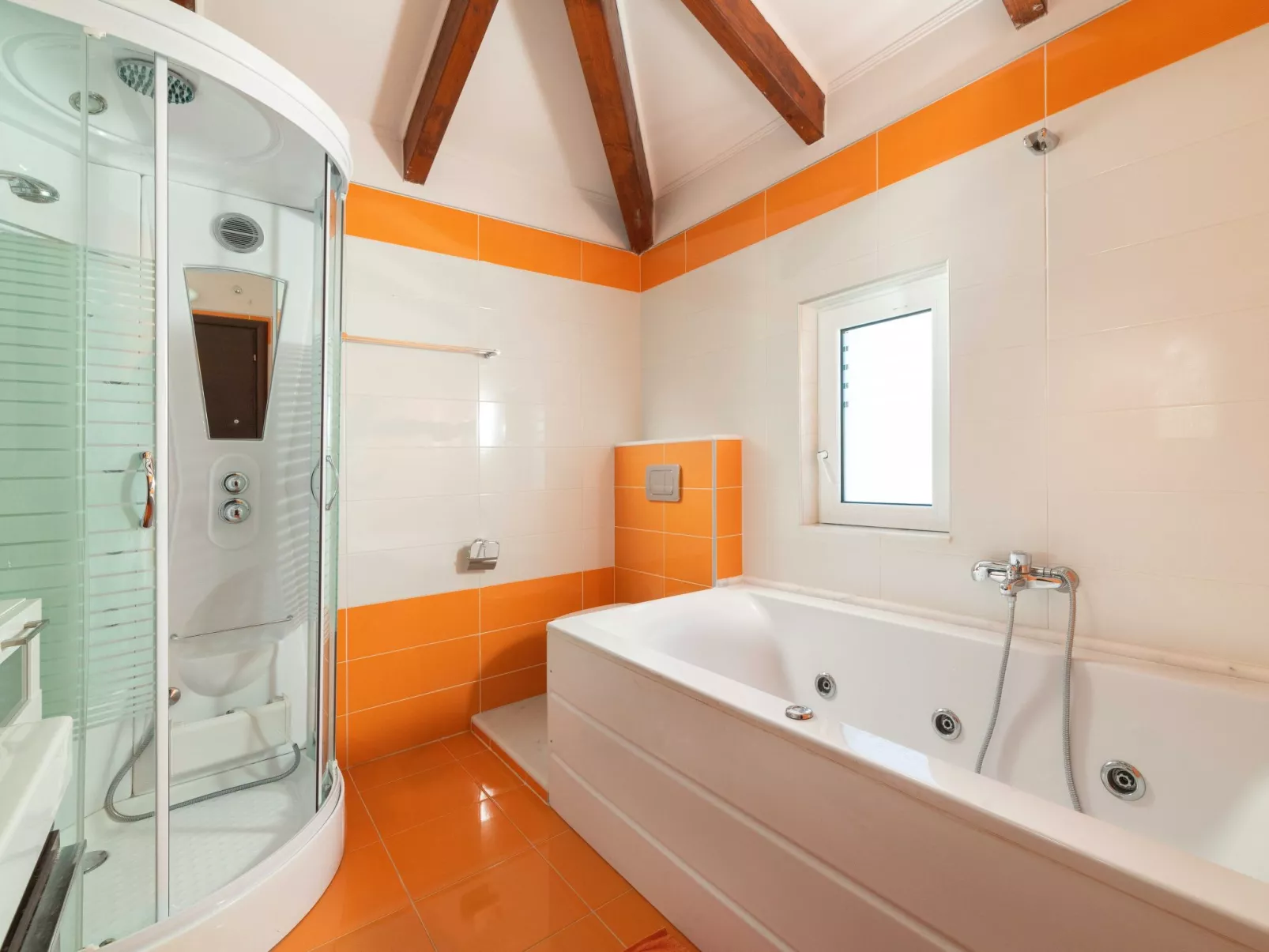 Haus in Kolympia mit Garten und Bergblick-Inside