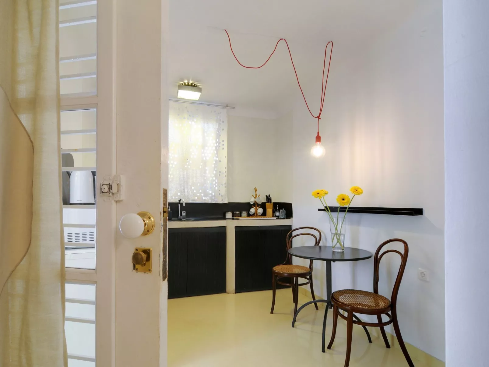 Studio "Kranichschnabel" mit Grill-Dedans