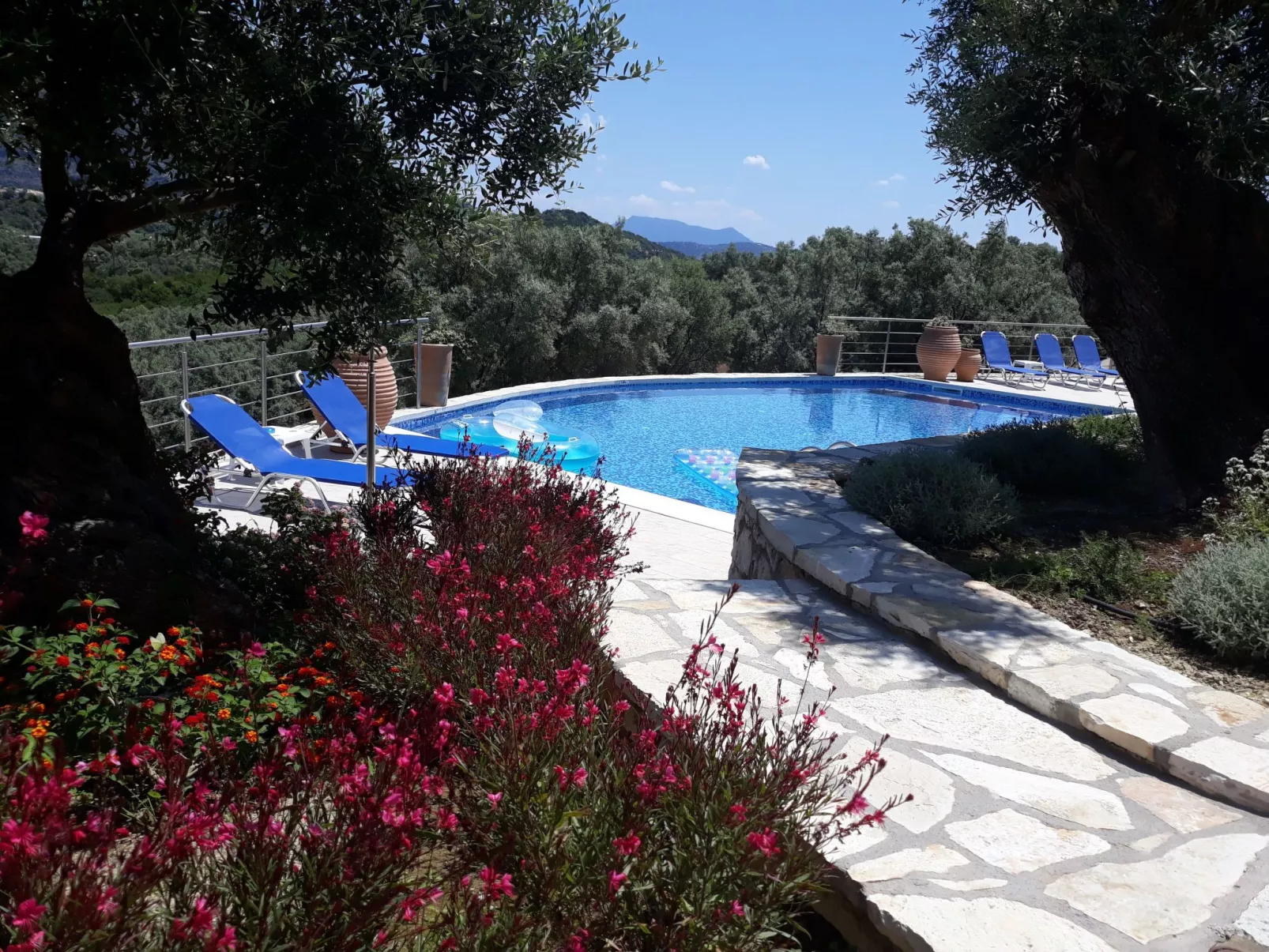 Amantea4' Ferienhaus mit Wasserblick-Dehors