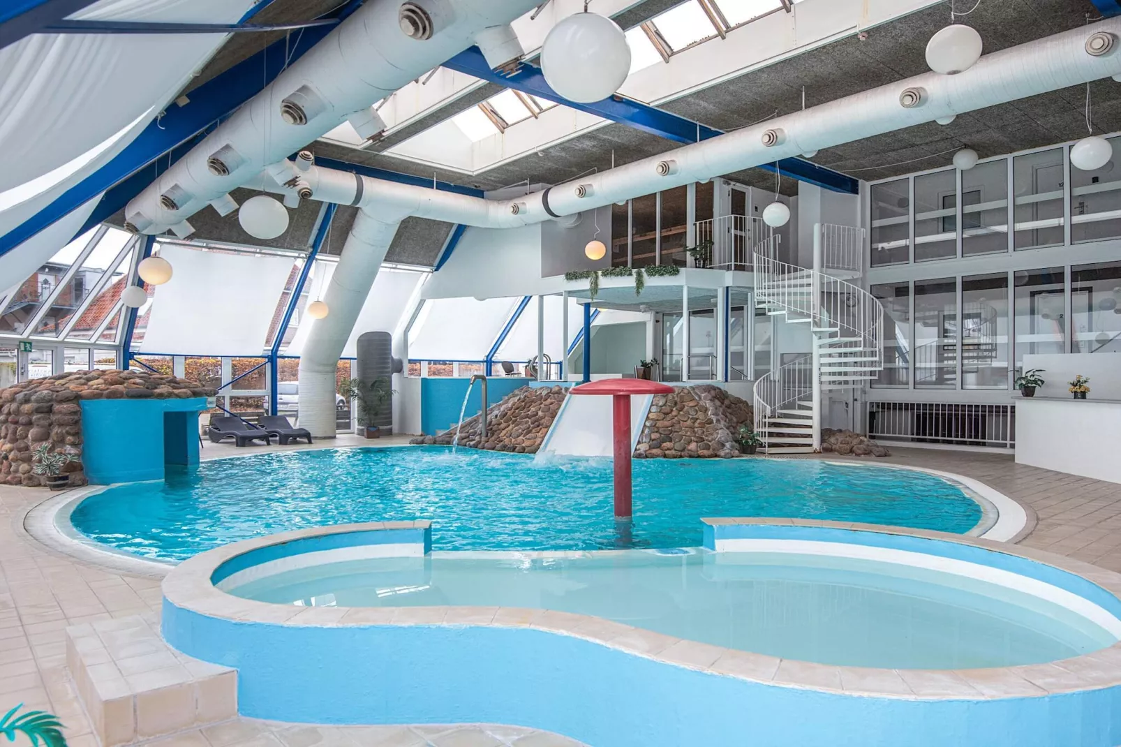 2 towerroom w/seaview-Swimming pool