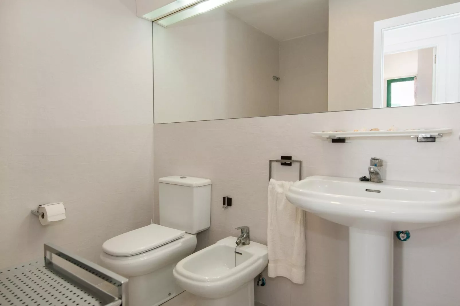 Burras FA03-Bathroom