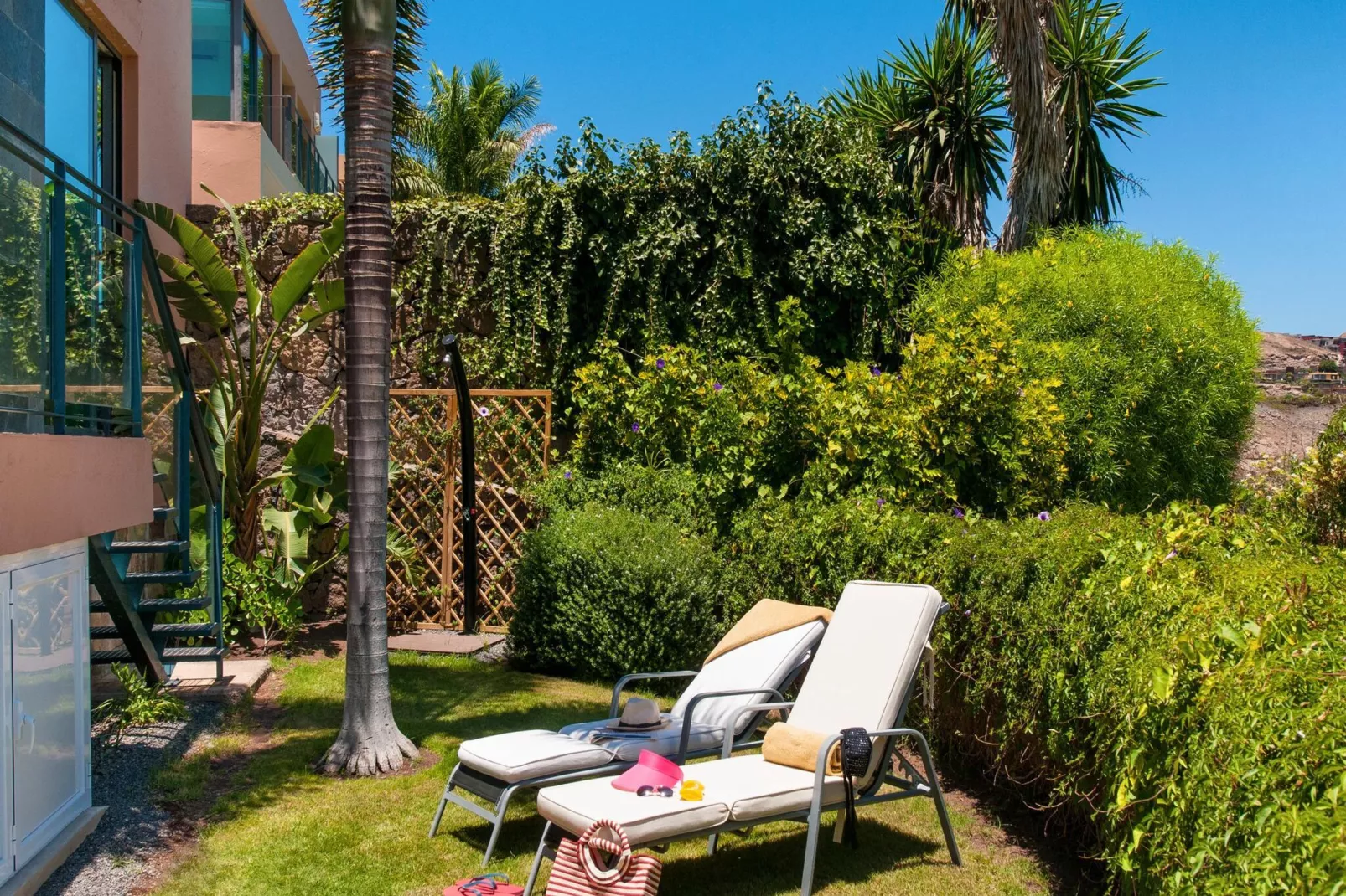 Lagos 20-Gardens summer