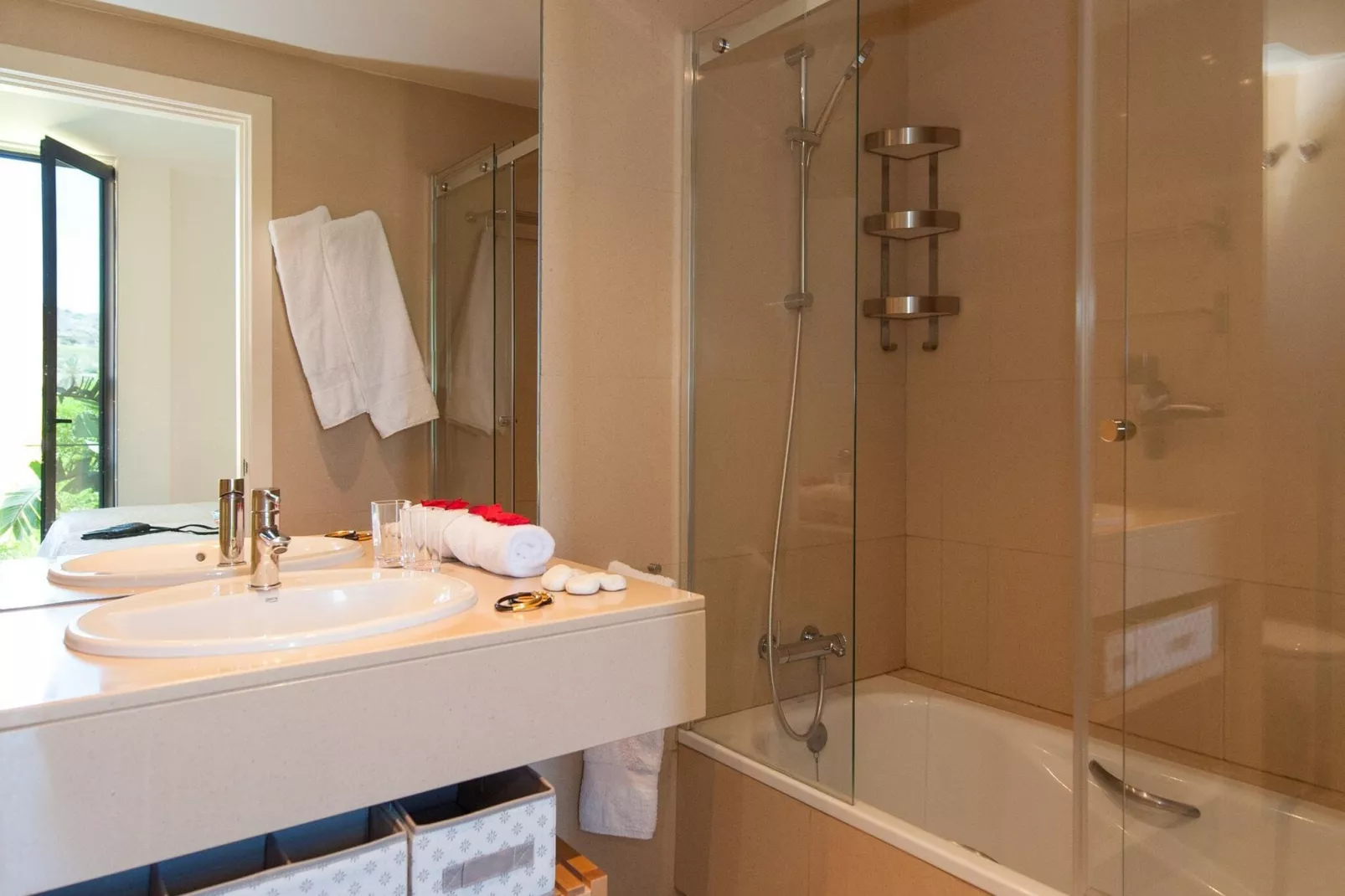 Lagos 20-Bathroom