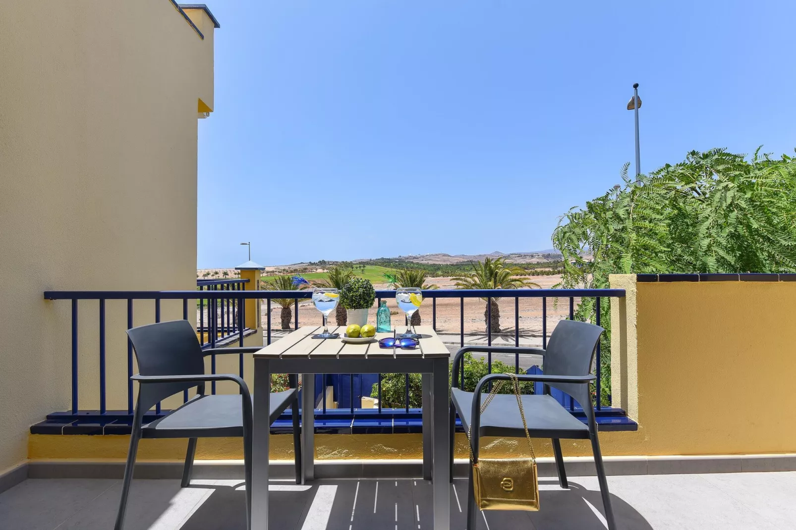 Meloneras Bahia 7-Terrace balcony
