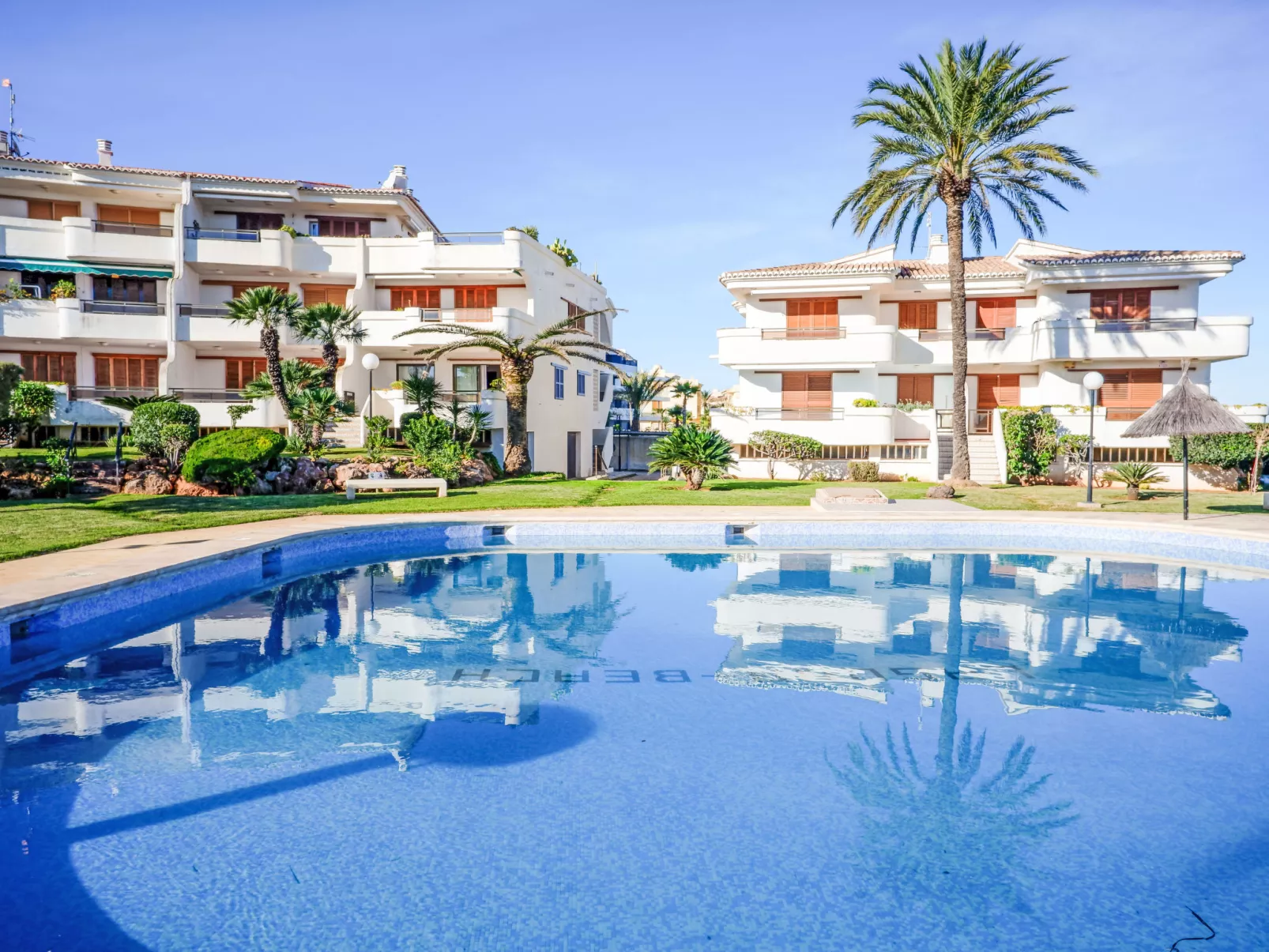 Laguna Beach Plus-Outside