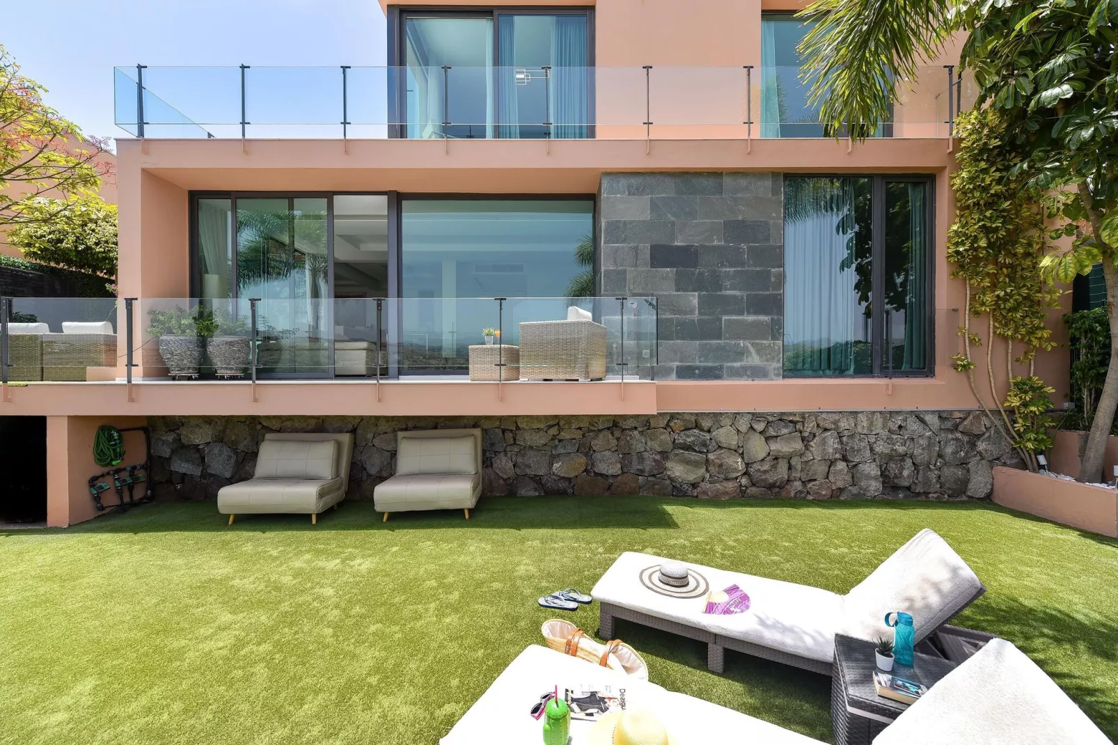 Villa - Los Lagos 31-Gardens summer