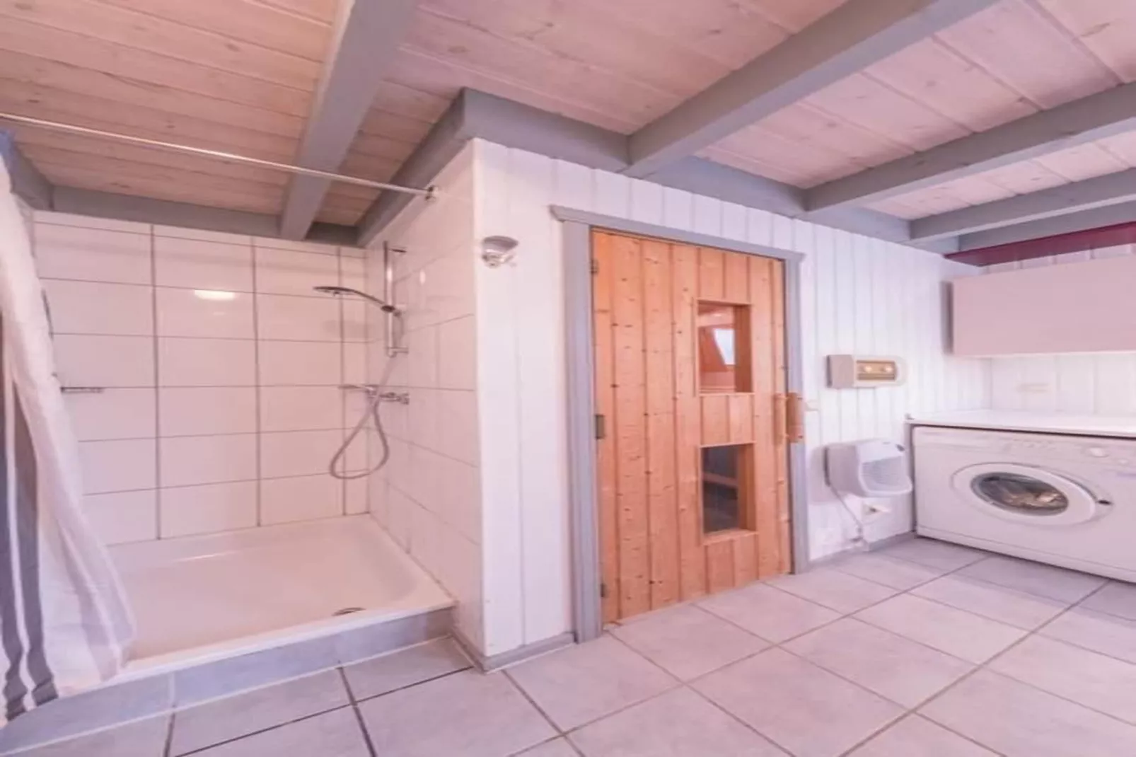 FH Wildgans Comfort mit Sauna & Kaminofen 81 qm 177-Badezimmer