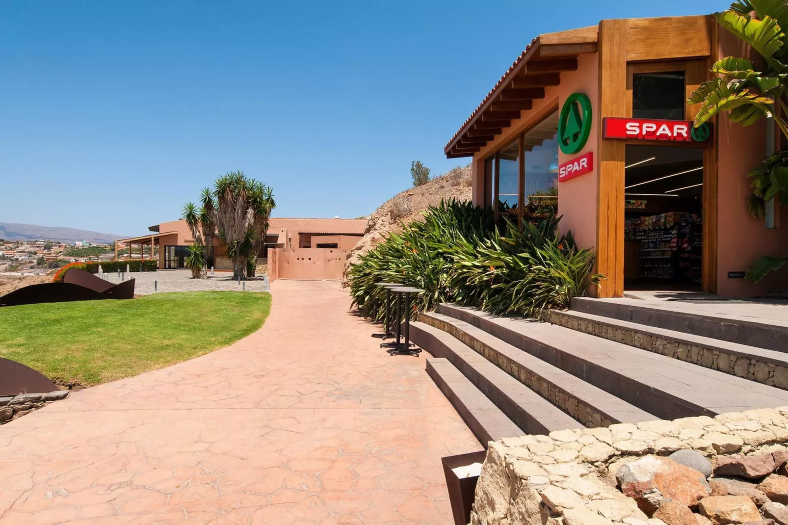 Villa - Los Lagos 31-Areas summer 1km