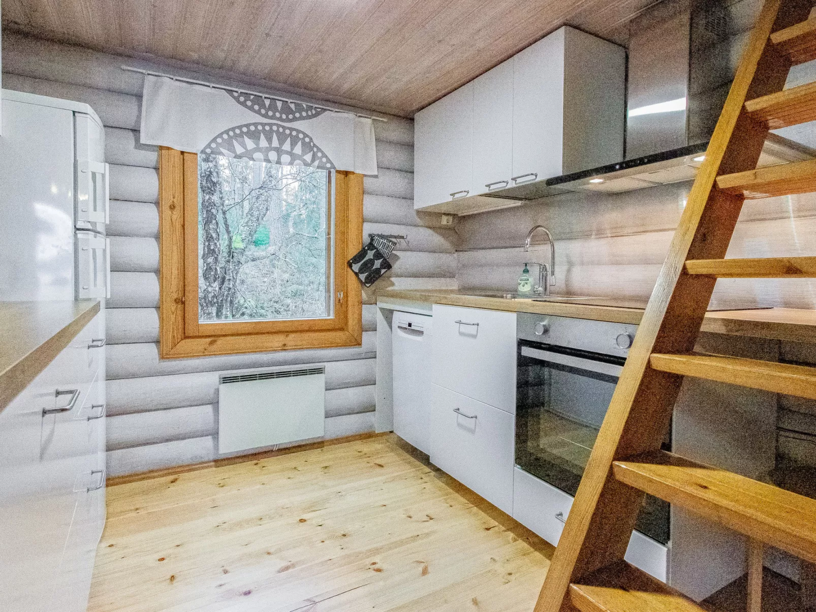 Kalliohonka - Drinnen