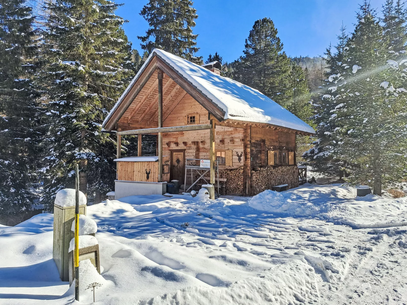 Zirbenwaldhütt´n-Draußen