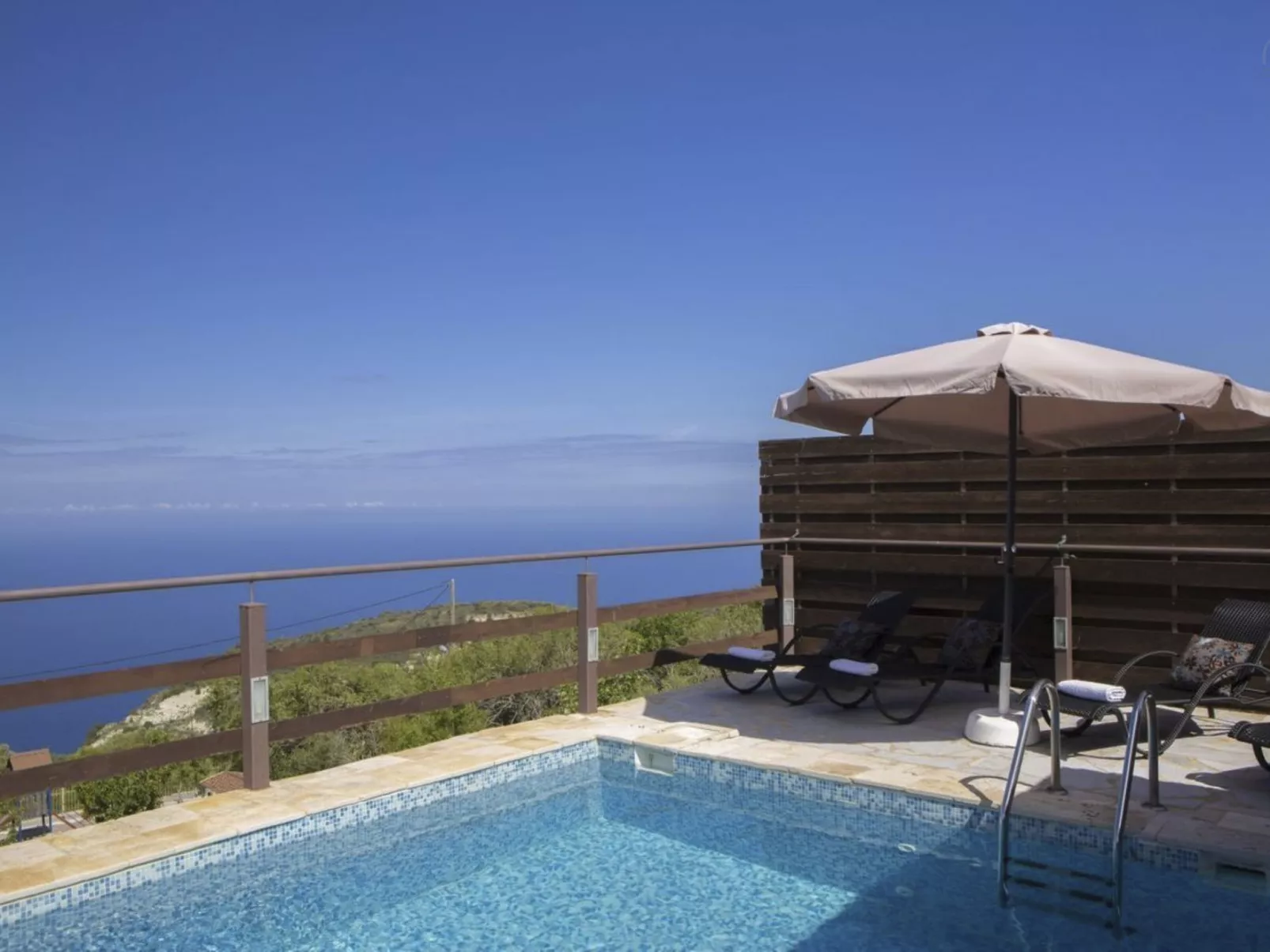 Schönes Haus in Apollonii mit privatem Pool-Outside