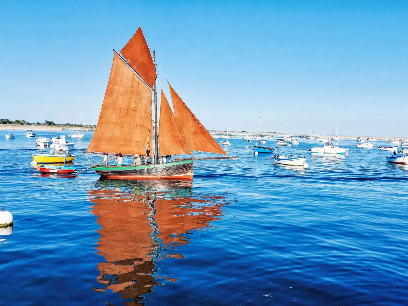 "Men Meur" mit Blick auf das Wasser - Area