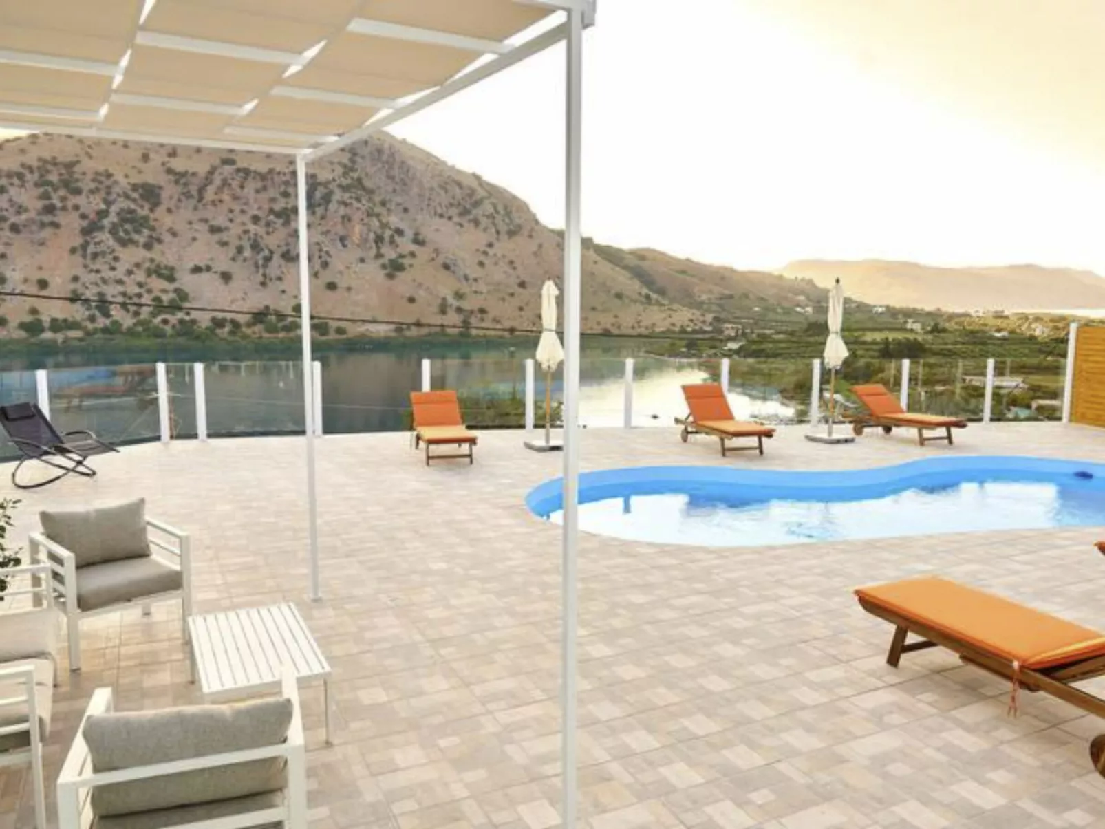 Beste familienfreundliche Villa in der Nähe des Kournas-Sees - Dehors