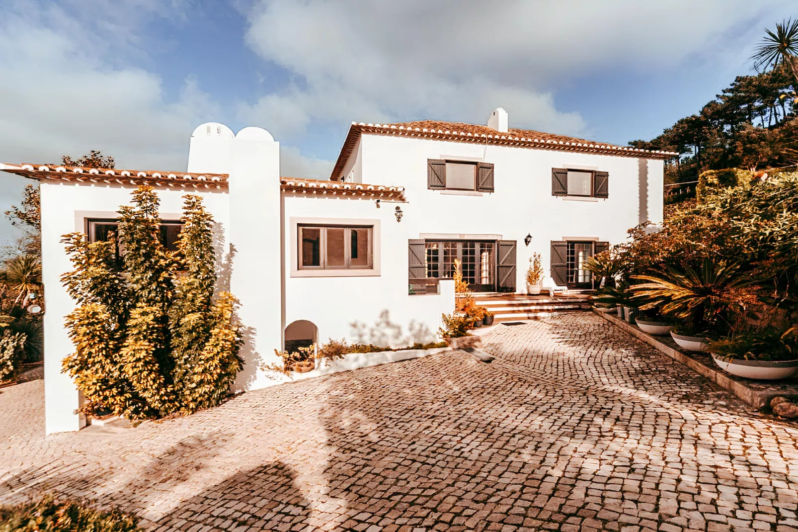 Oliveira's Houses By Gthouse