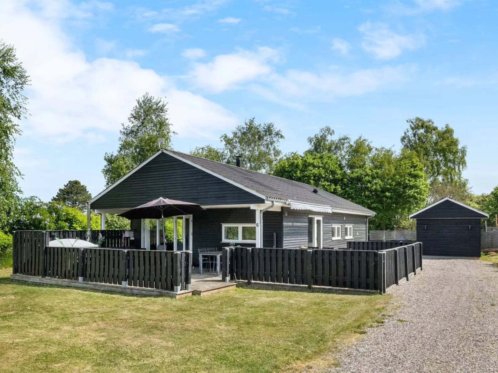 "Anouk" - 700m from the sea