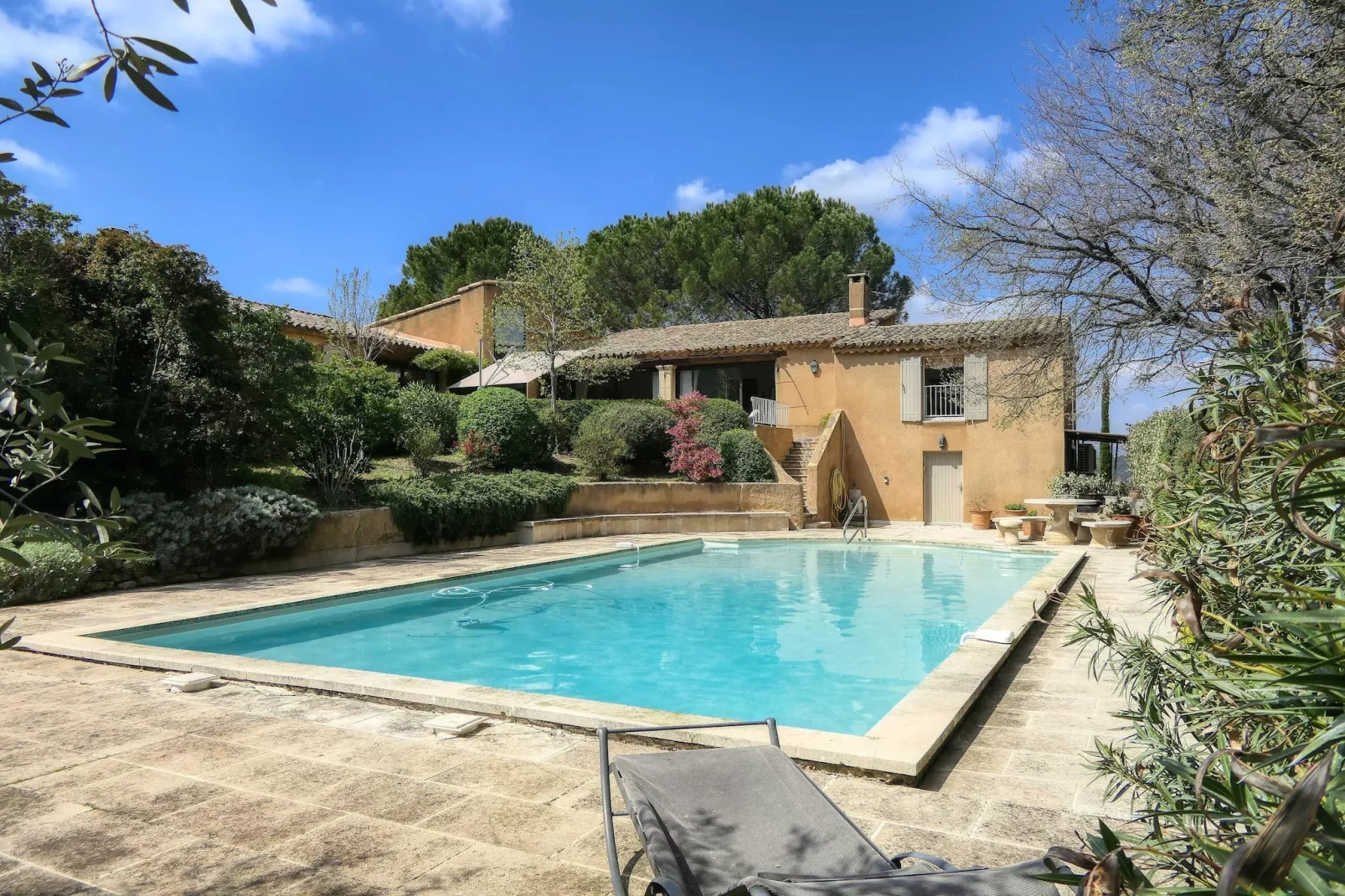 Villa Maquis – Charme provençal & vue d’exception