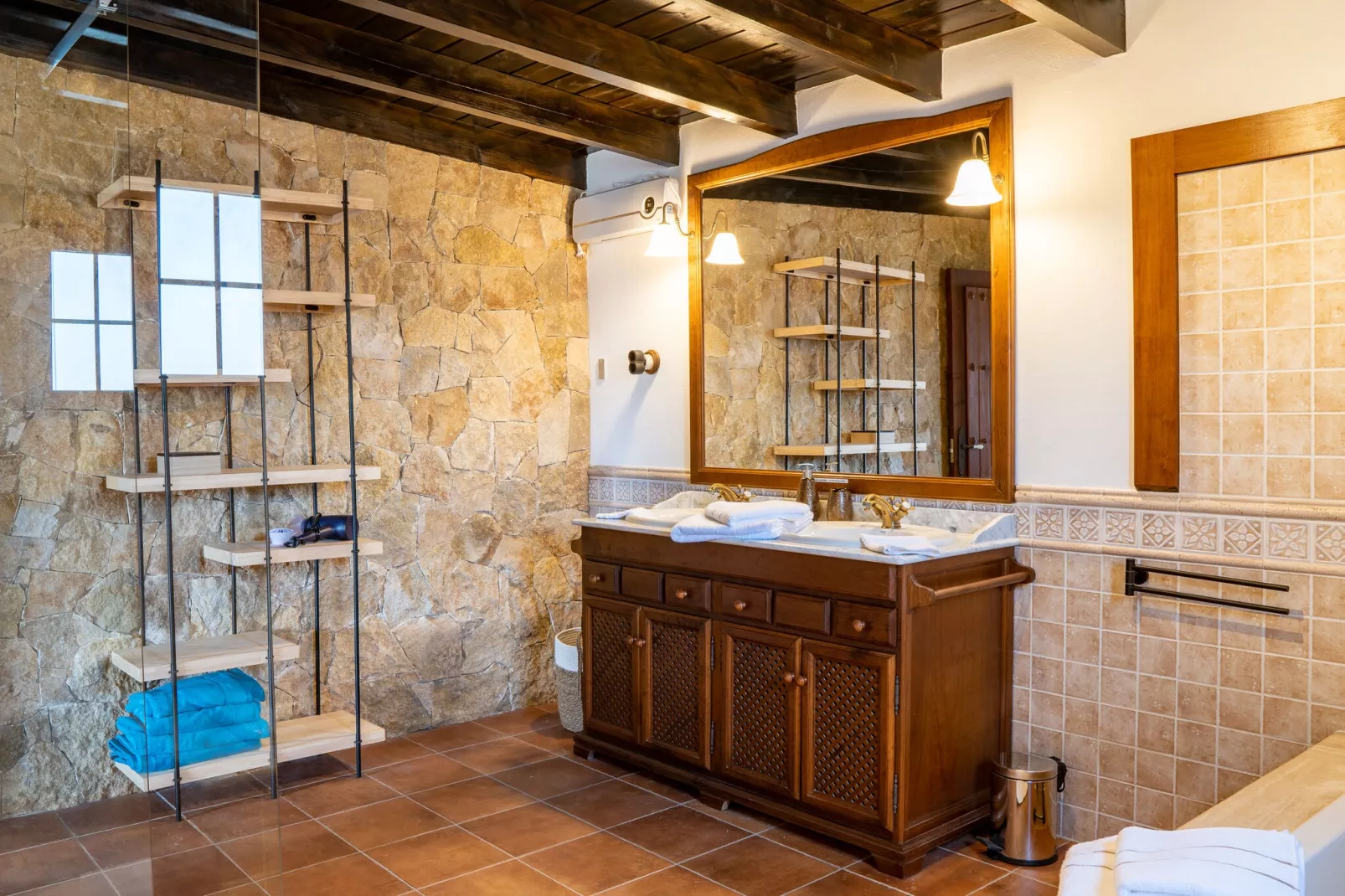Palacio Caralluma-Bathroom