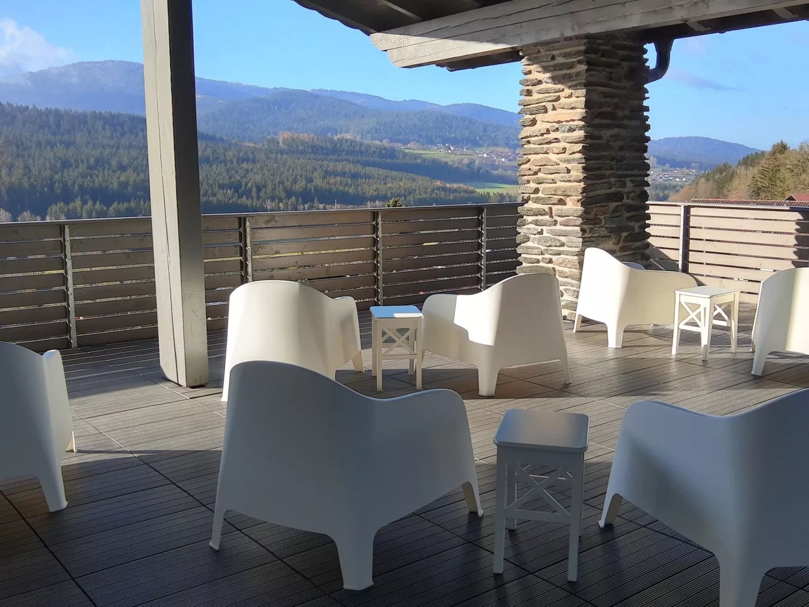 BayVista-Appartement mit Terrasse und Bergblick