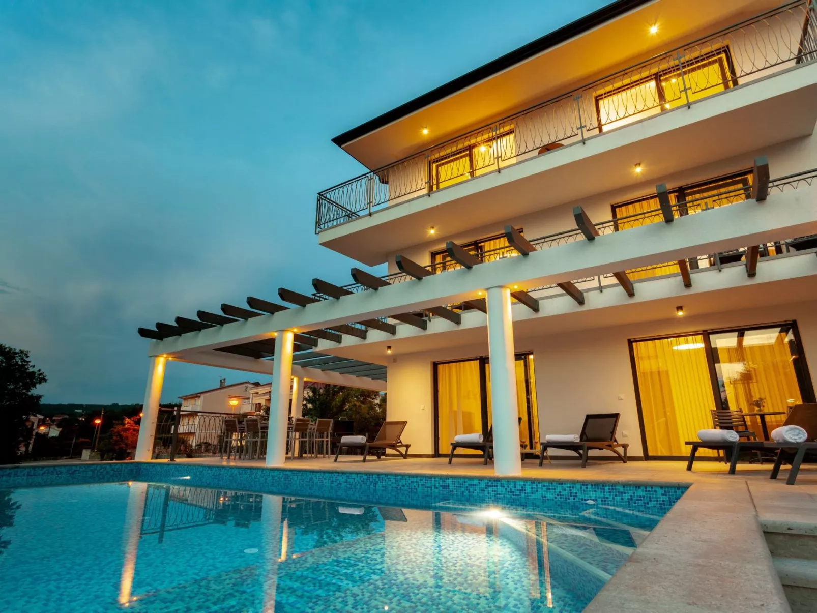 In Malinska mit großem Pool