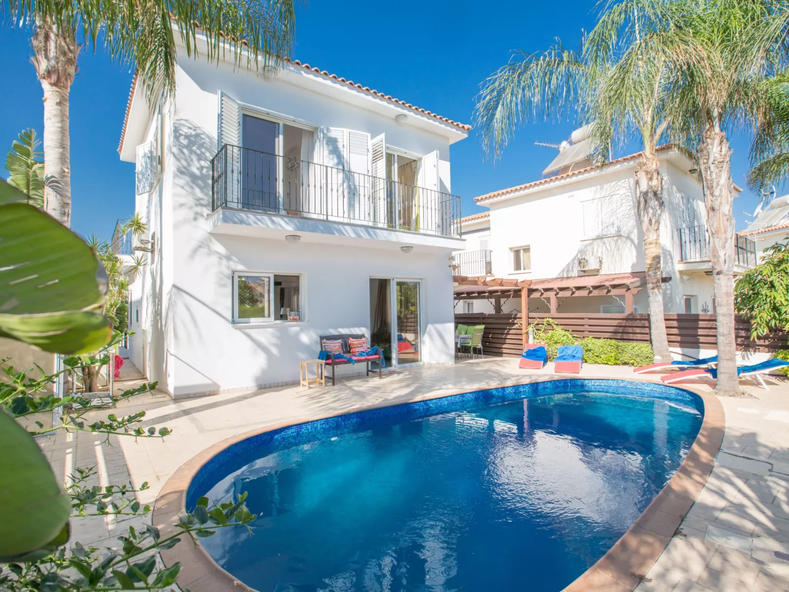 Charmante 3-Schlafzimmer-Villa DI12 mit privatem Pool