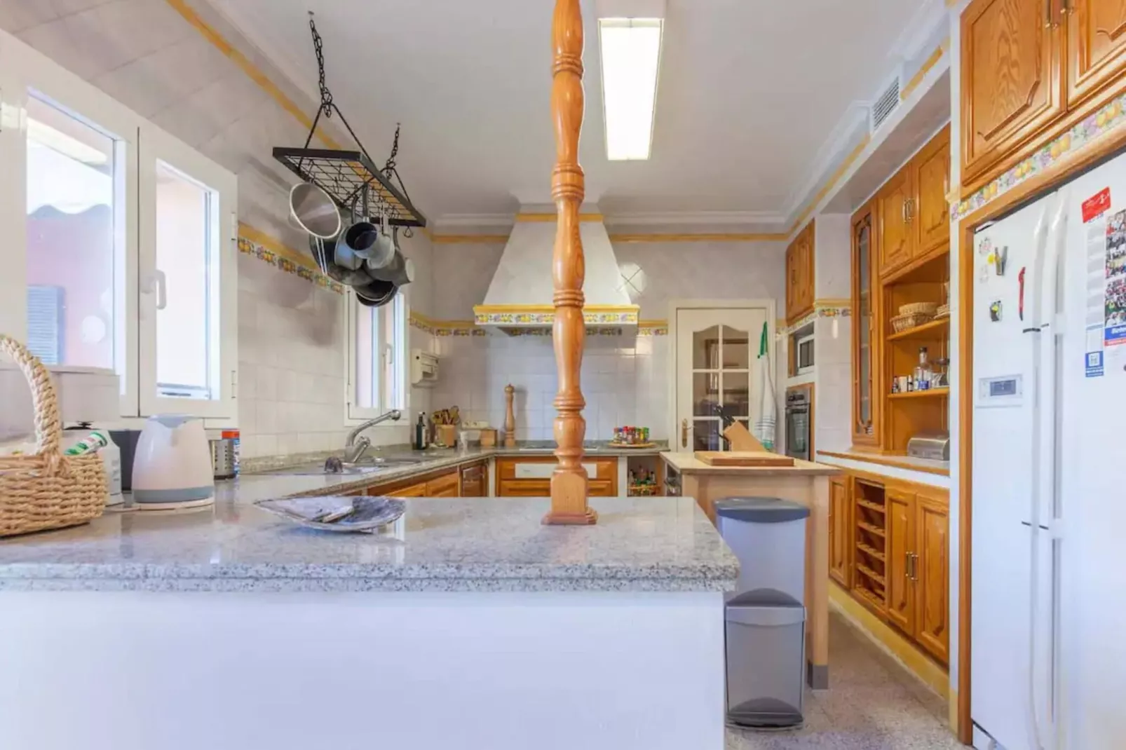 Magnifica Villa con Piscina Privada-Kitchen