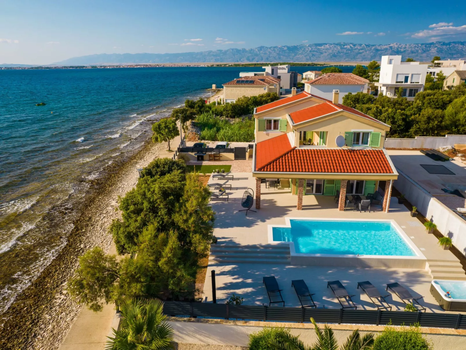 Villa "Mar" am Strand mit beheiztem Pool, Jacuzzi