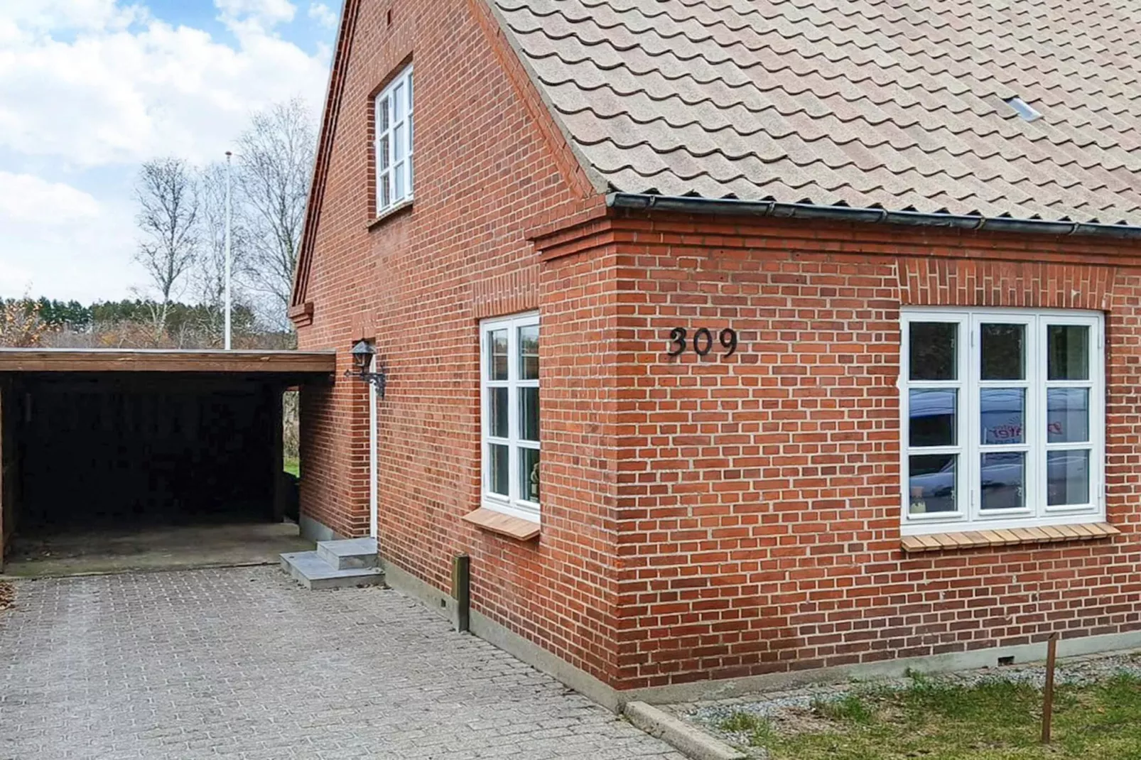 Nature Escape: Forest & Lake Access