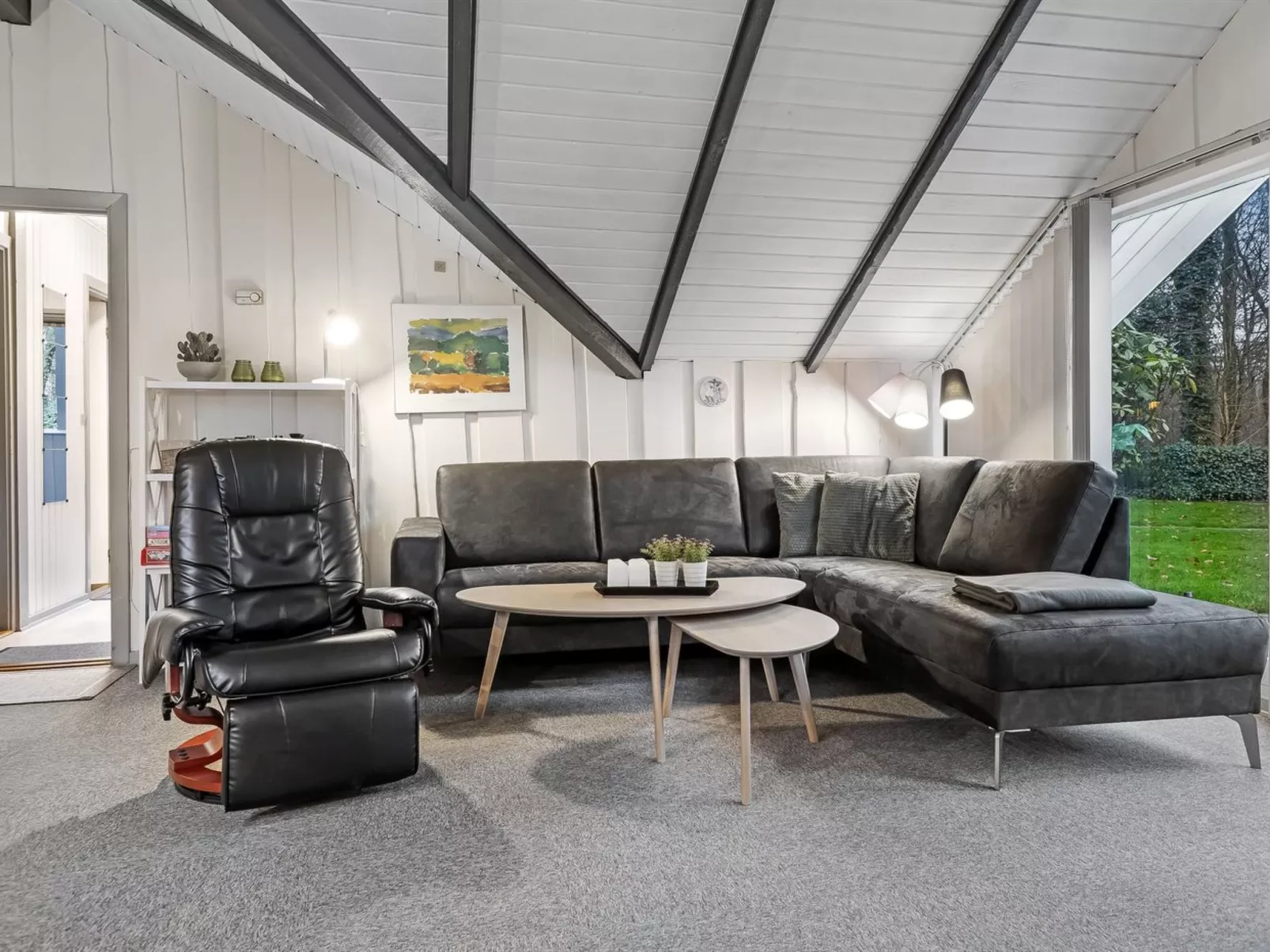 "Liljana" - 30km from the sea - Inside