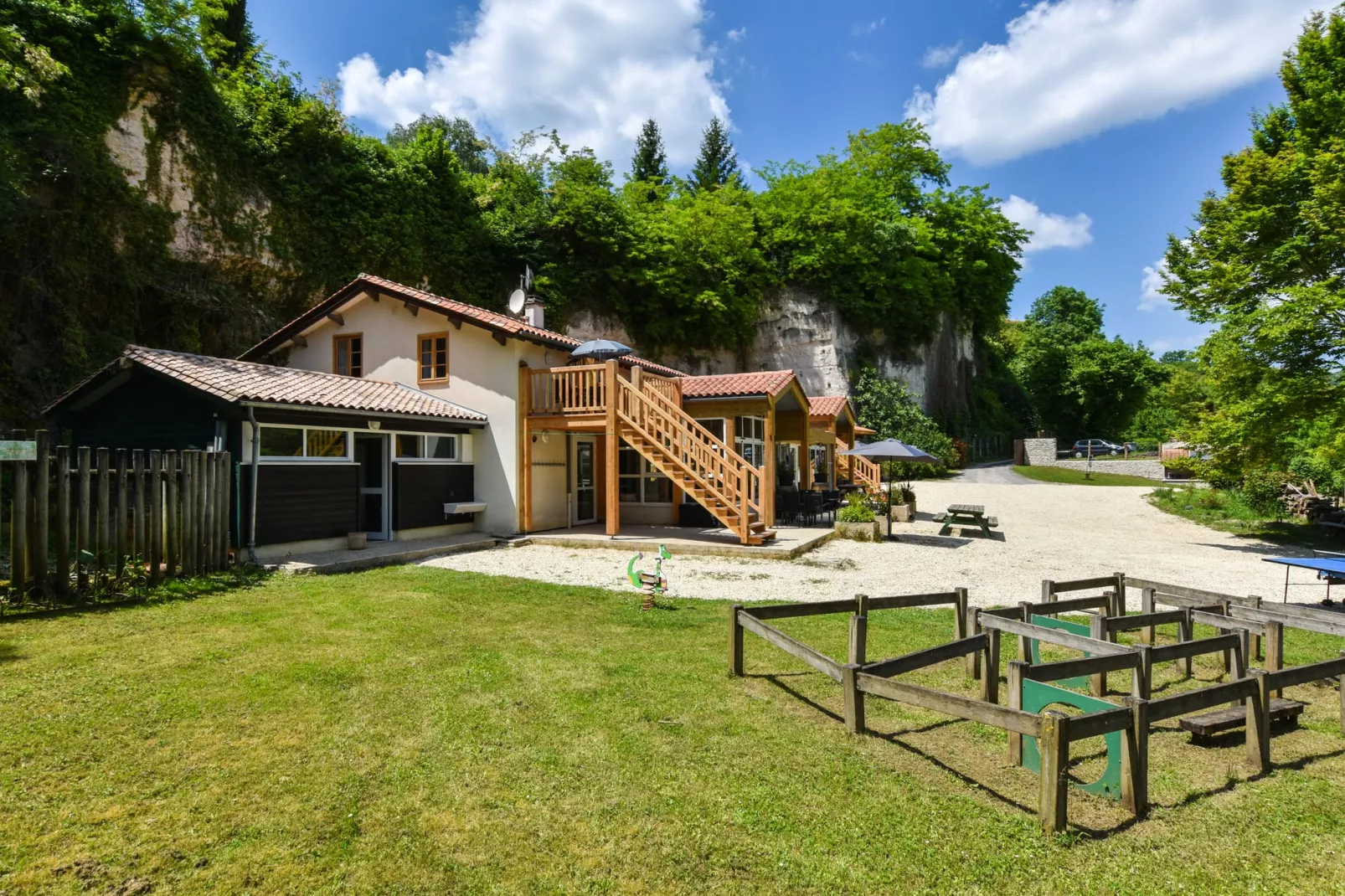 Domaine du pont vieux  Bâtiment principal/Annexe/chalet bois