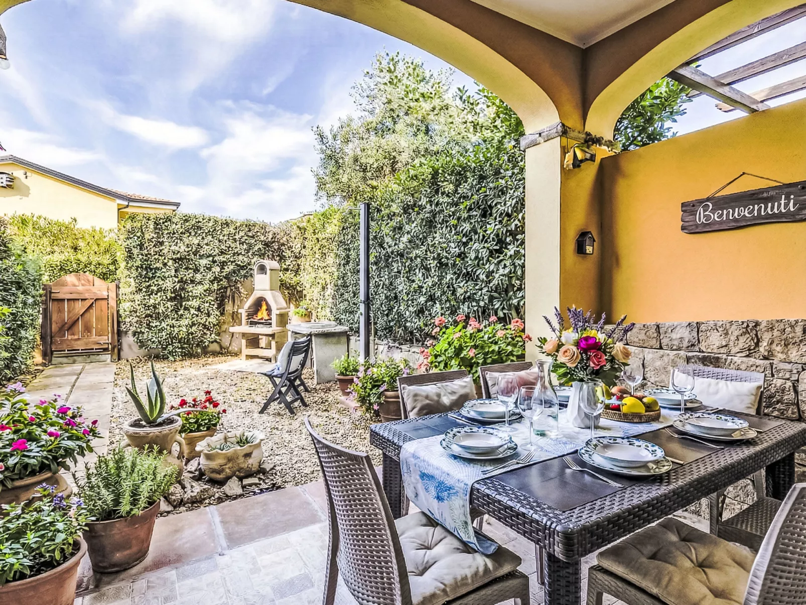 Happy Island-Outside