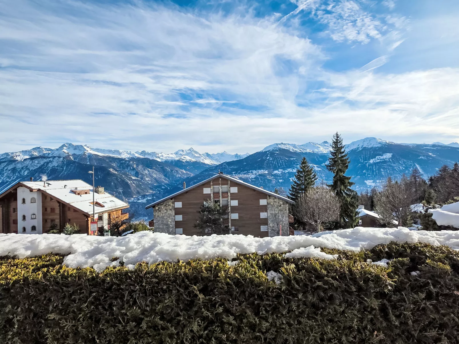 Marigny Dent-Blanche 9-8 - Outside