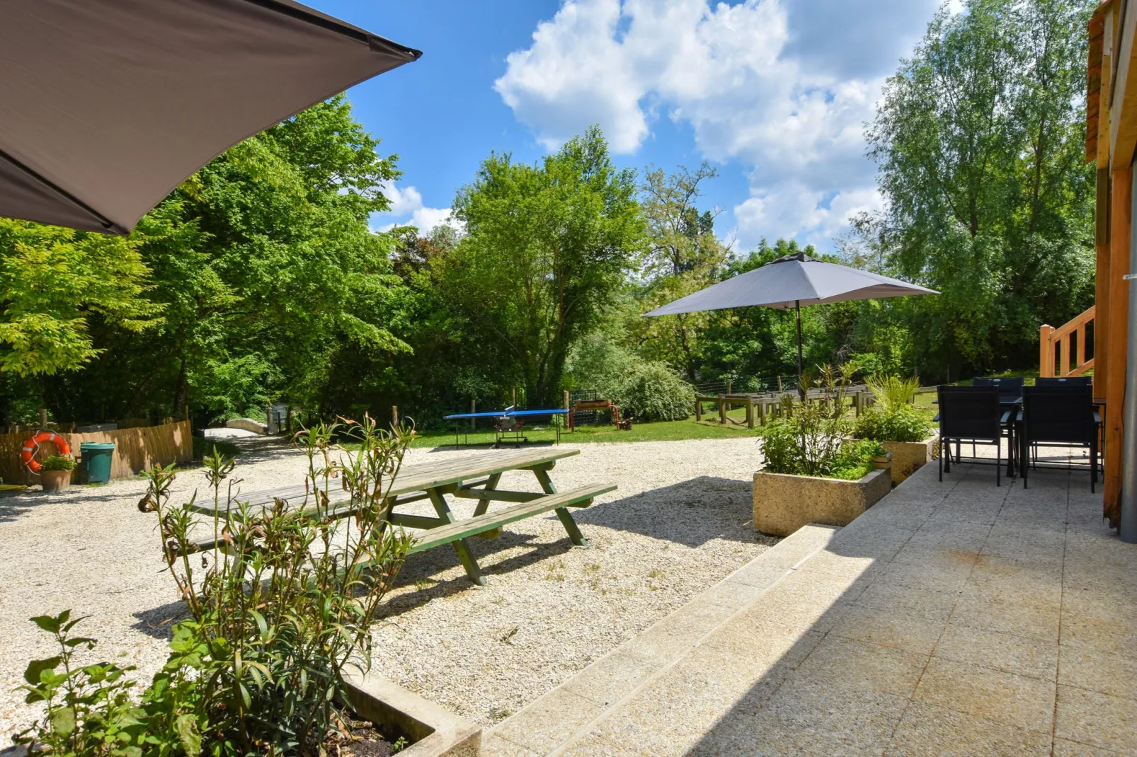 Domaine du pont vieux  Bâtiment principal/Annexe/chalet bois-Gardens summer