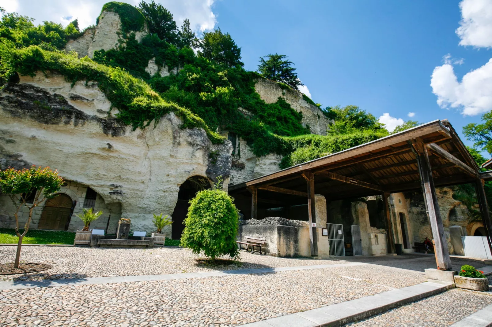 Domaine du pont vieux  Bâtiment principal/Annexe/chalet bois-Areas summer 5km