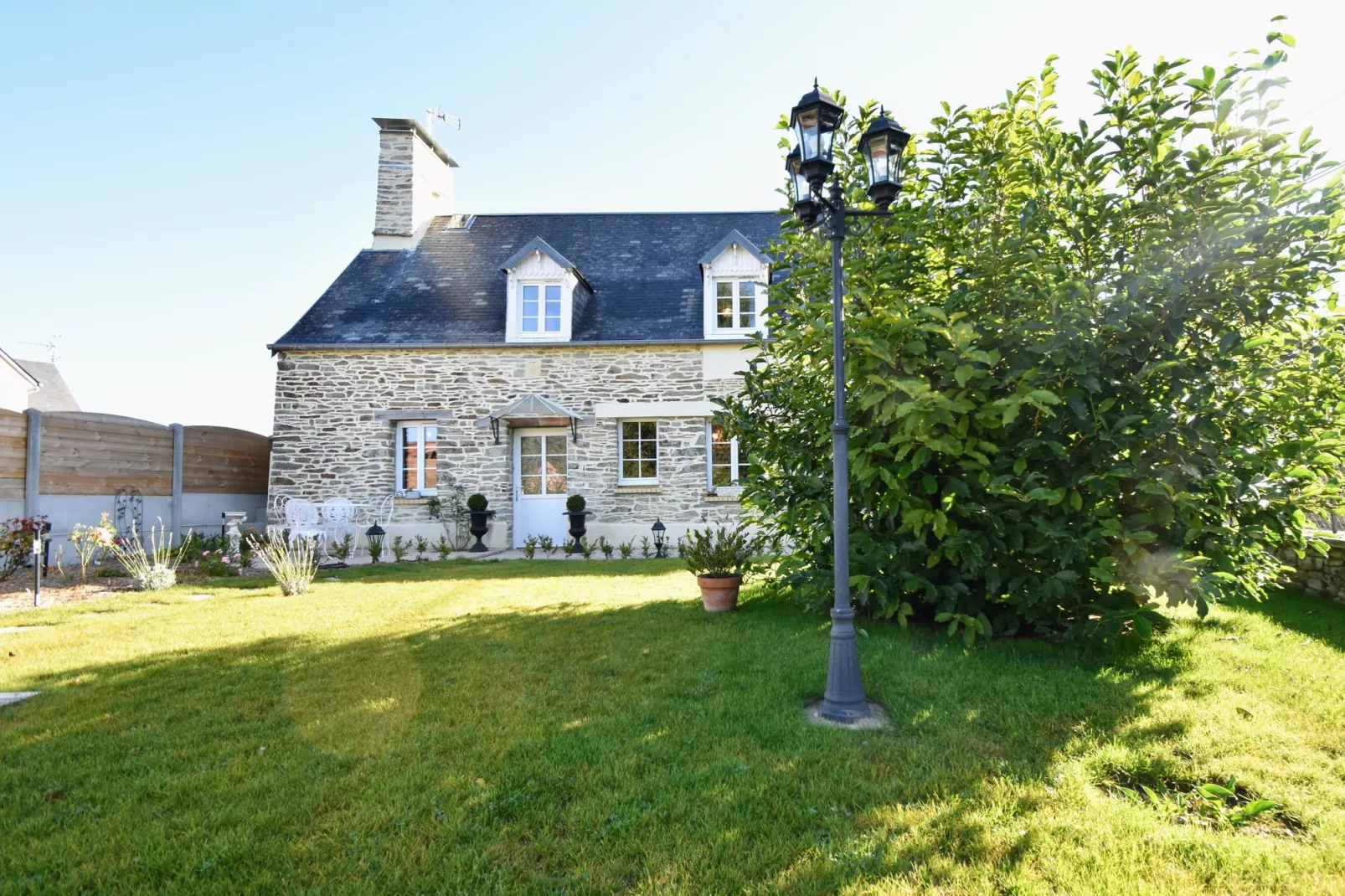 Gîte de la Barre-de-Semilly-Exterior summer