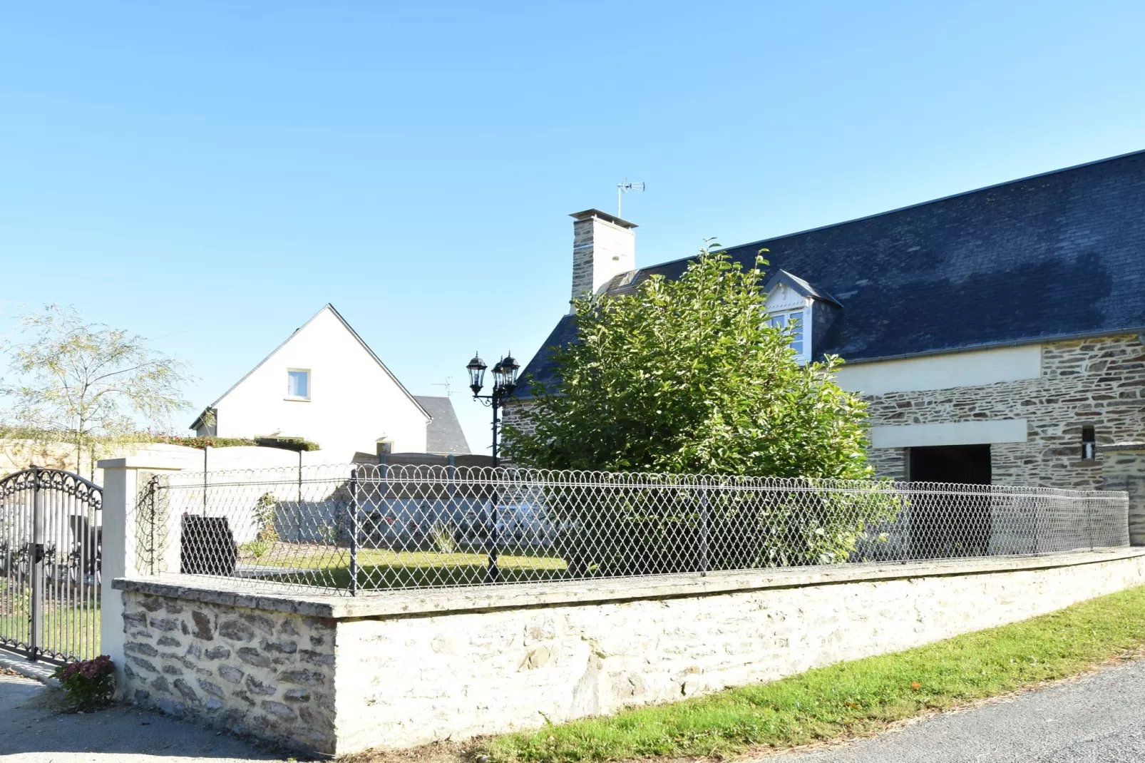 Gîte de la Barre-de-Semilly-Exterior summer