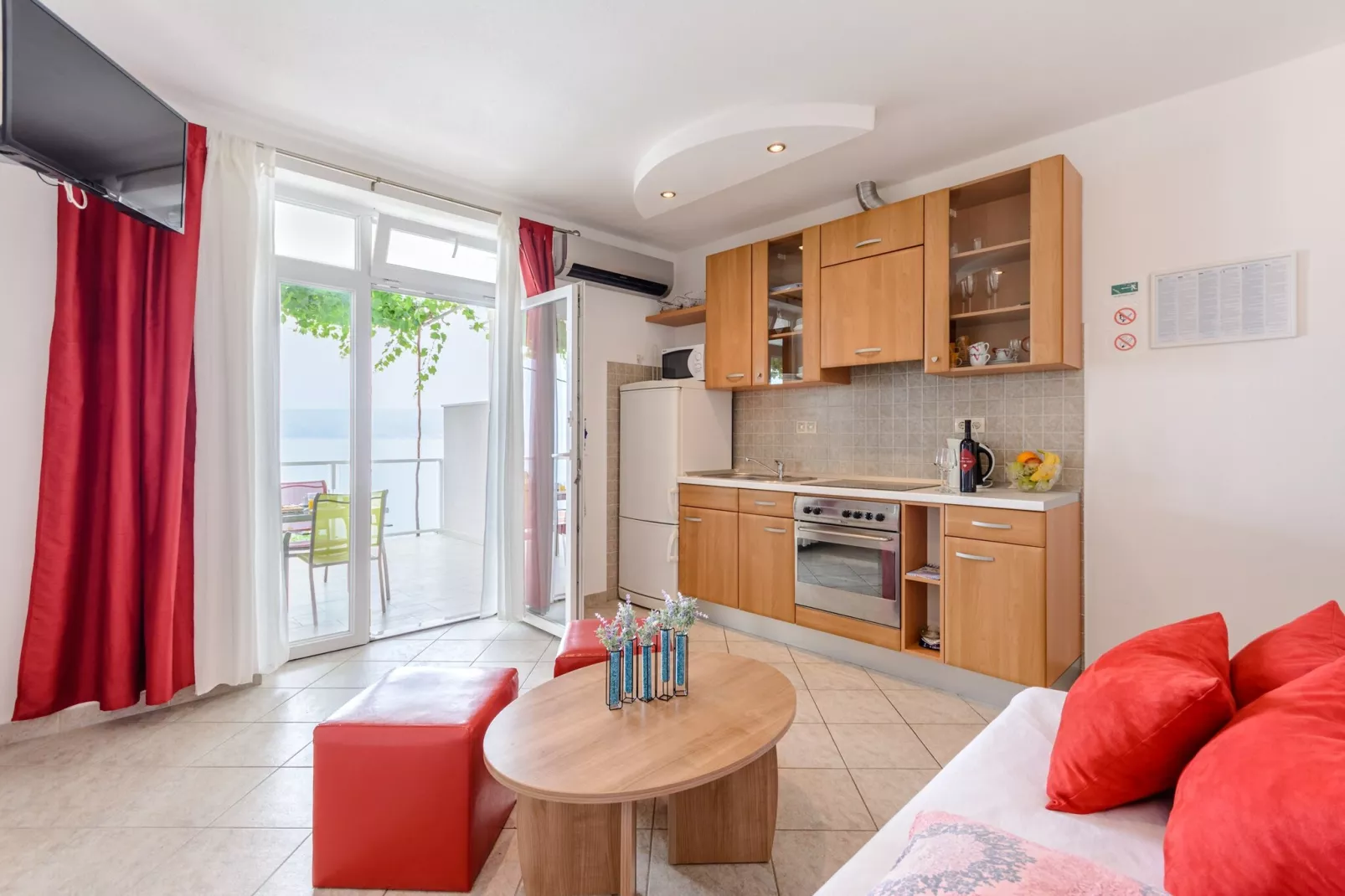 Apartments Hope (Dugi Rat) - Comfort OneBedroom Apartment with Terrace and Sea View (A1)