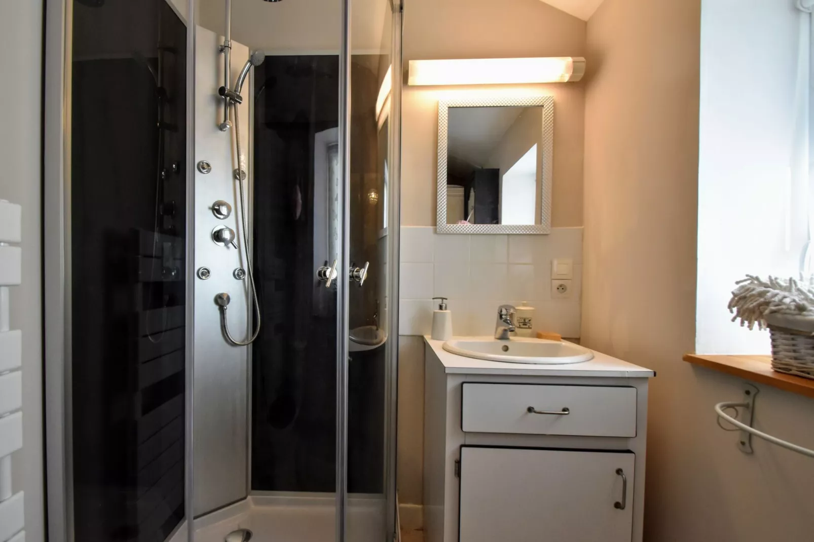 Gîte de la Barre-de-Semilly-Bathroom