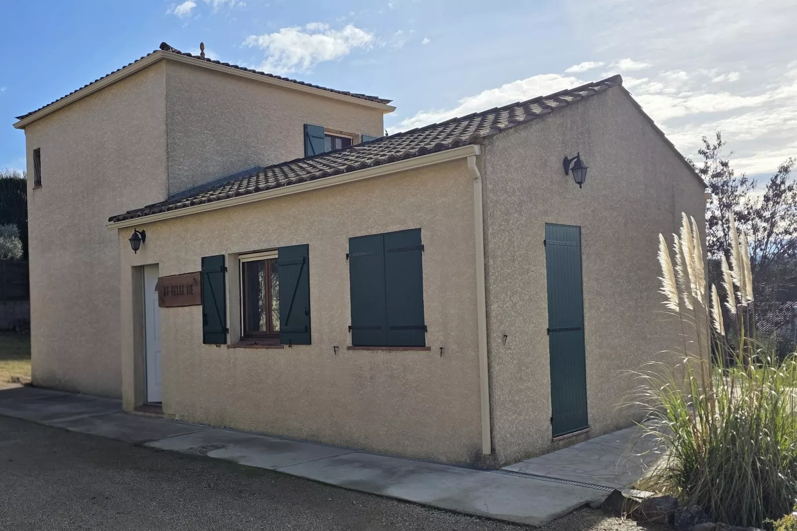 Villa La Belle Vie-Exterior in summer