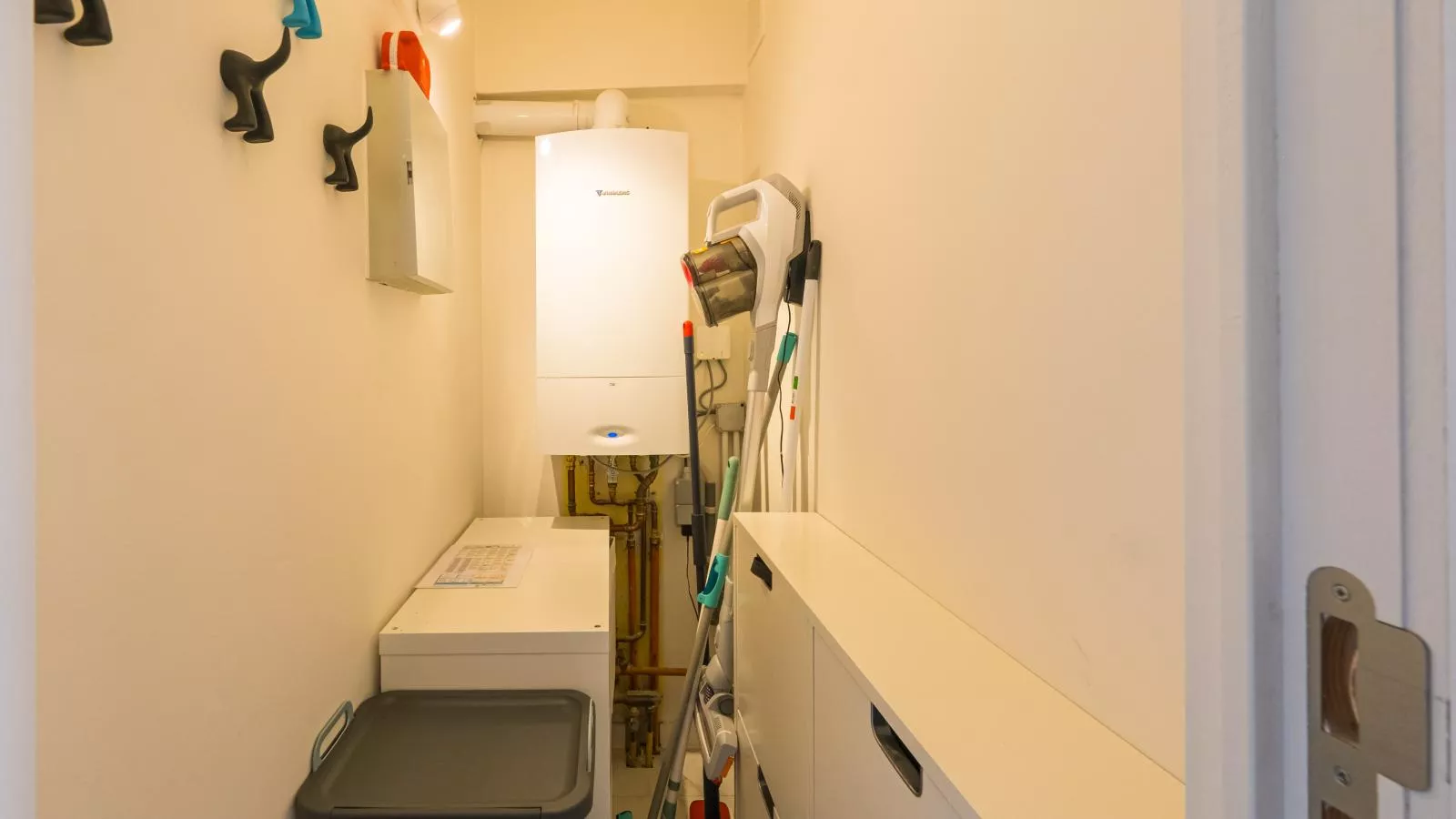 Jamani - 0101-Innenbereich