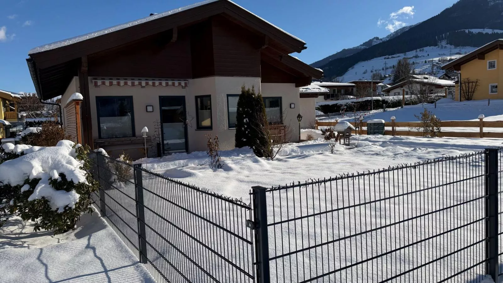 Bruggerheim-Exterior in winter