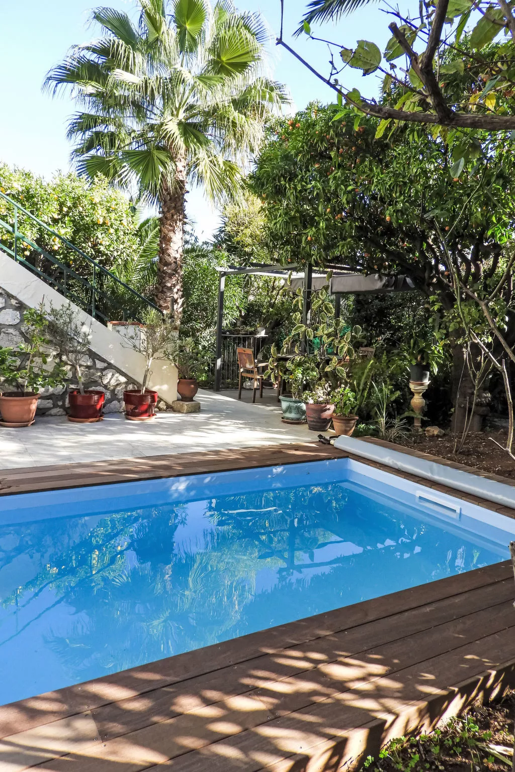 Wohnung "Les roses" auf einem eingemauerten Grundstück - Draußen