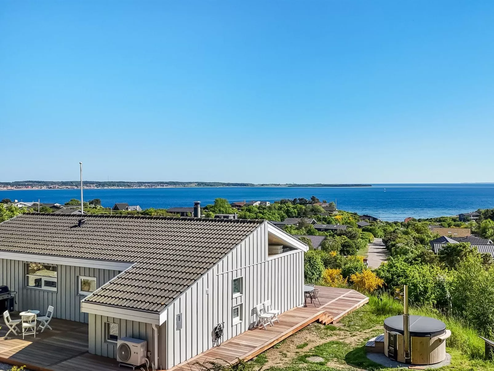 "Sybil" - 700m from the sea