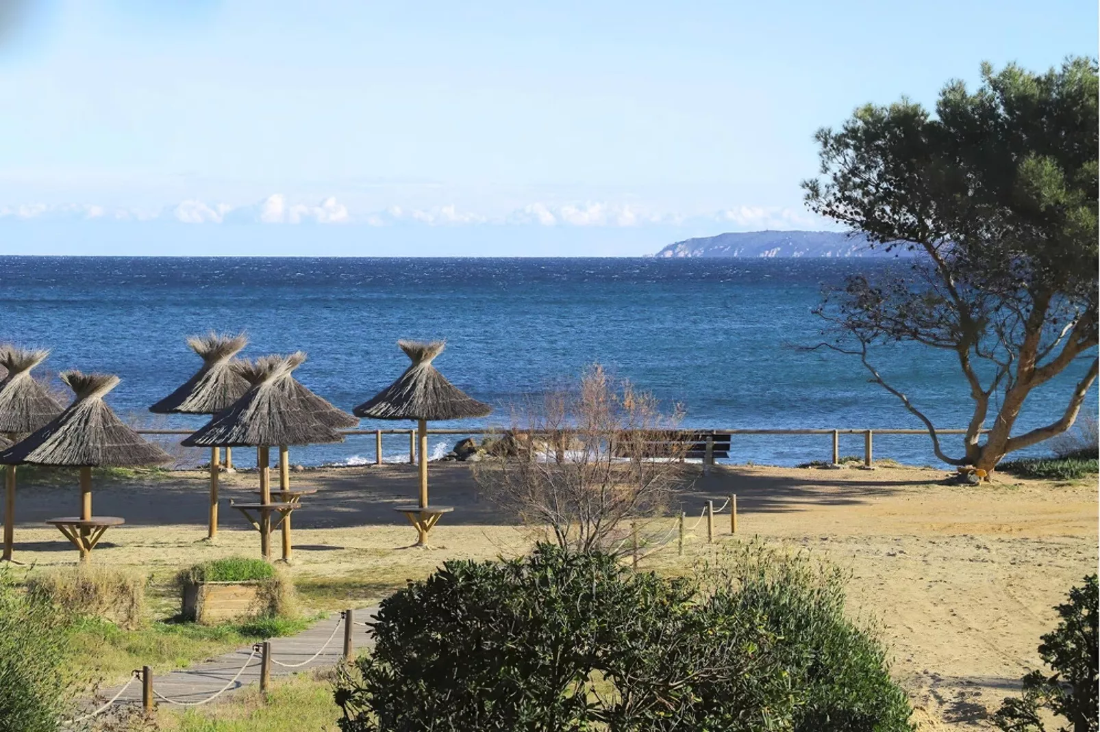 VILLA LA FOURMIGUE/ TEXIDO-Areas summer 1km