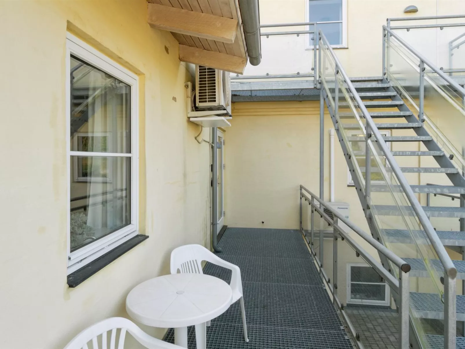 "Juna" - 50m from the sea