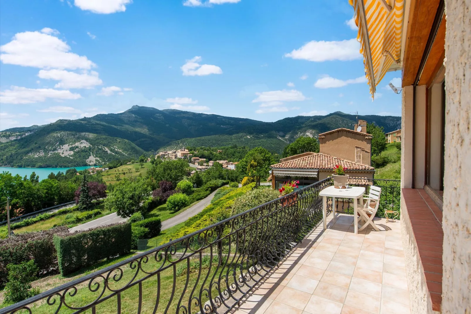 Bella Vista-Terrace balcony