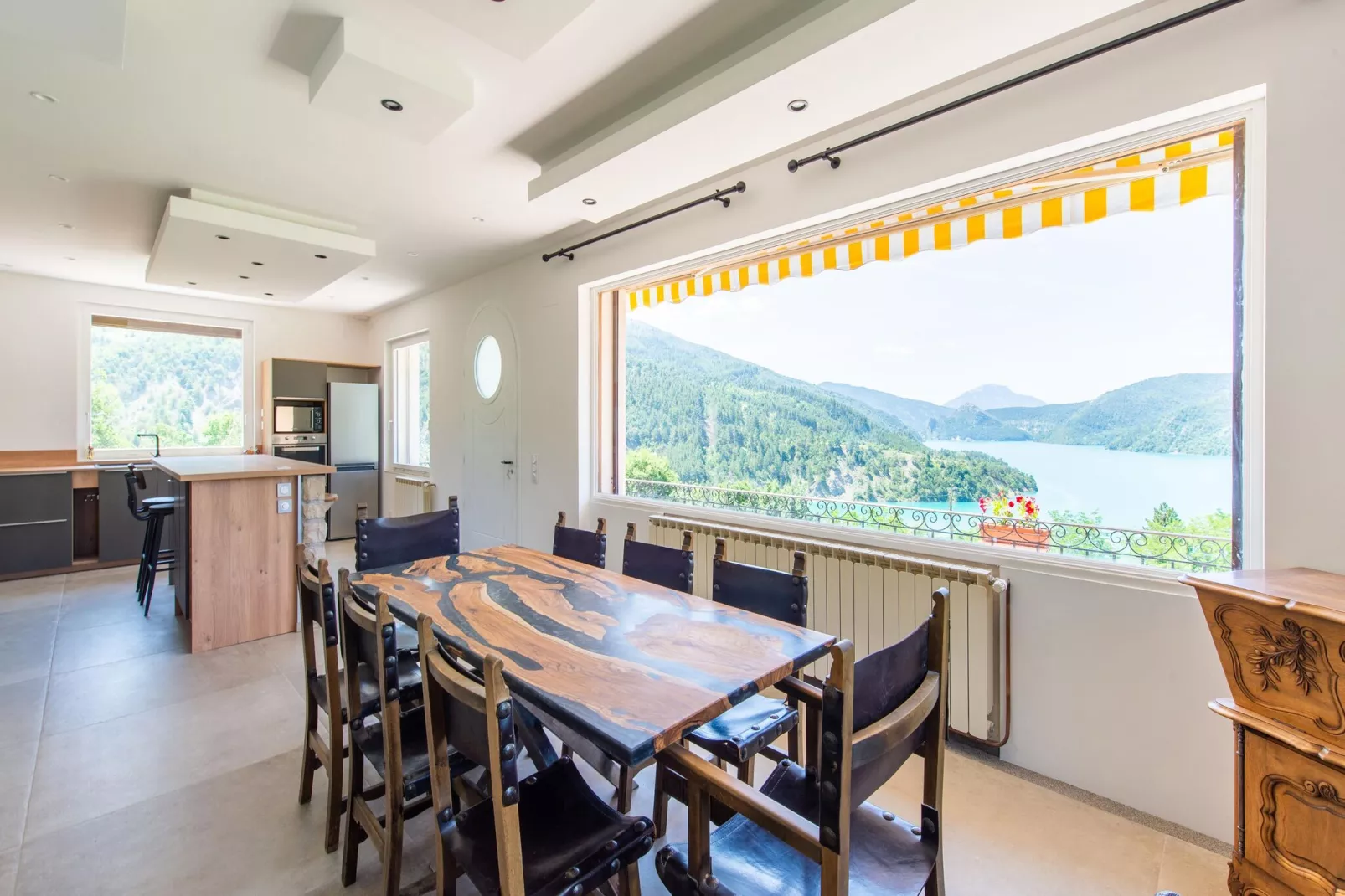 Bella Vista-Dining room